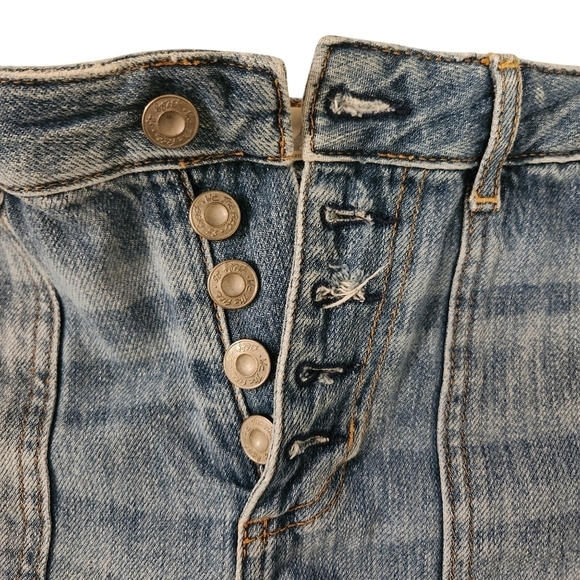 WE THE FREE JESSIE CARPENTER DISTRESSED HEM DENIM SHORTS SIZE 24 - Picture 7 of 14